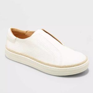 NWT- Women's Kalliope Sneakers - Universal Thread™